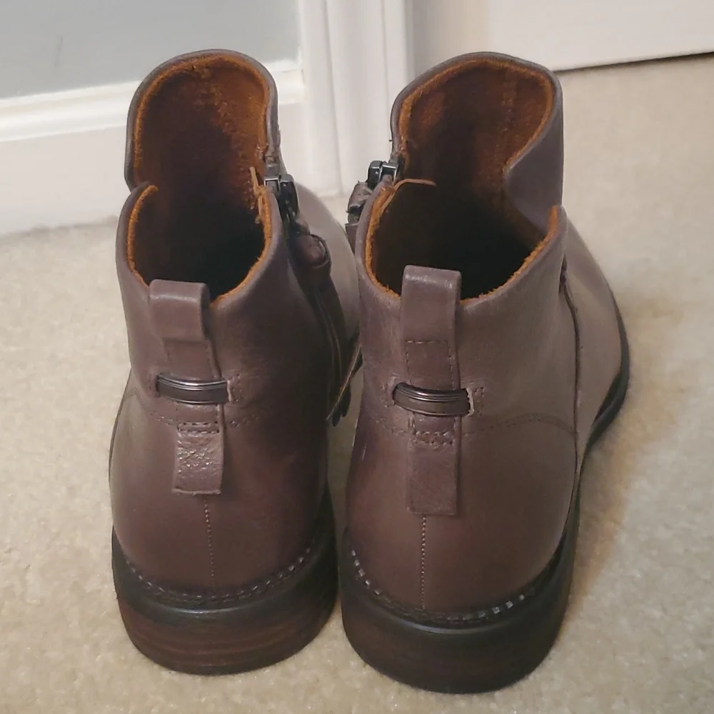 Franco Sarto leather gray, taupe tan size 9